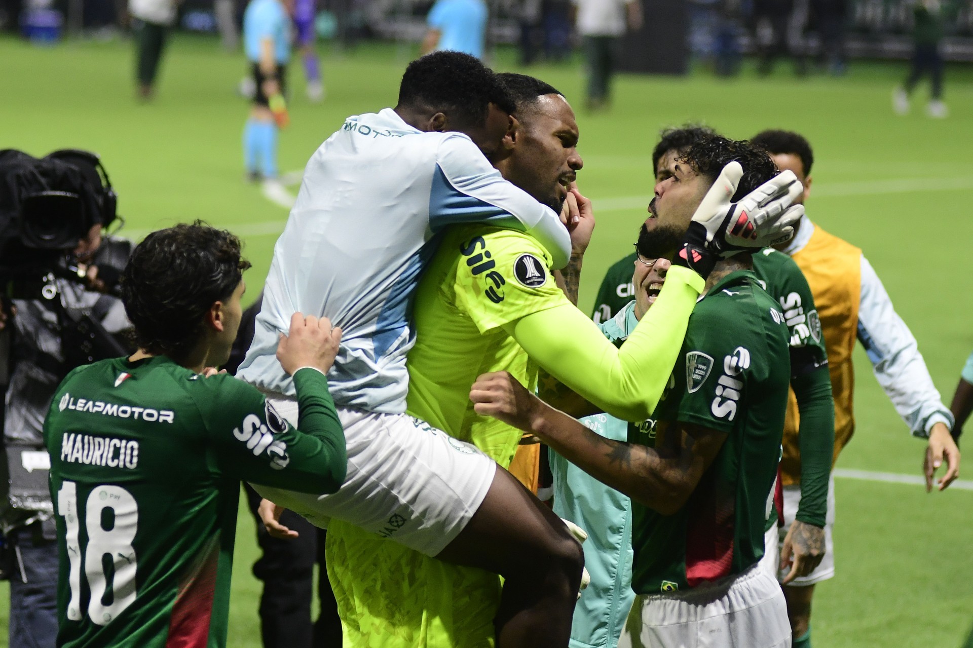 Palmeiras supera Fluminense nos pênaltis com brilho de Carlos Miguel e avança à final da Libertadores