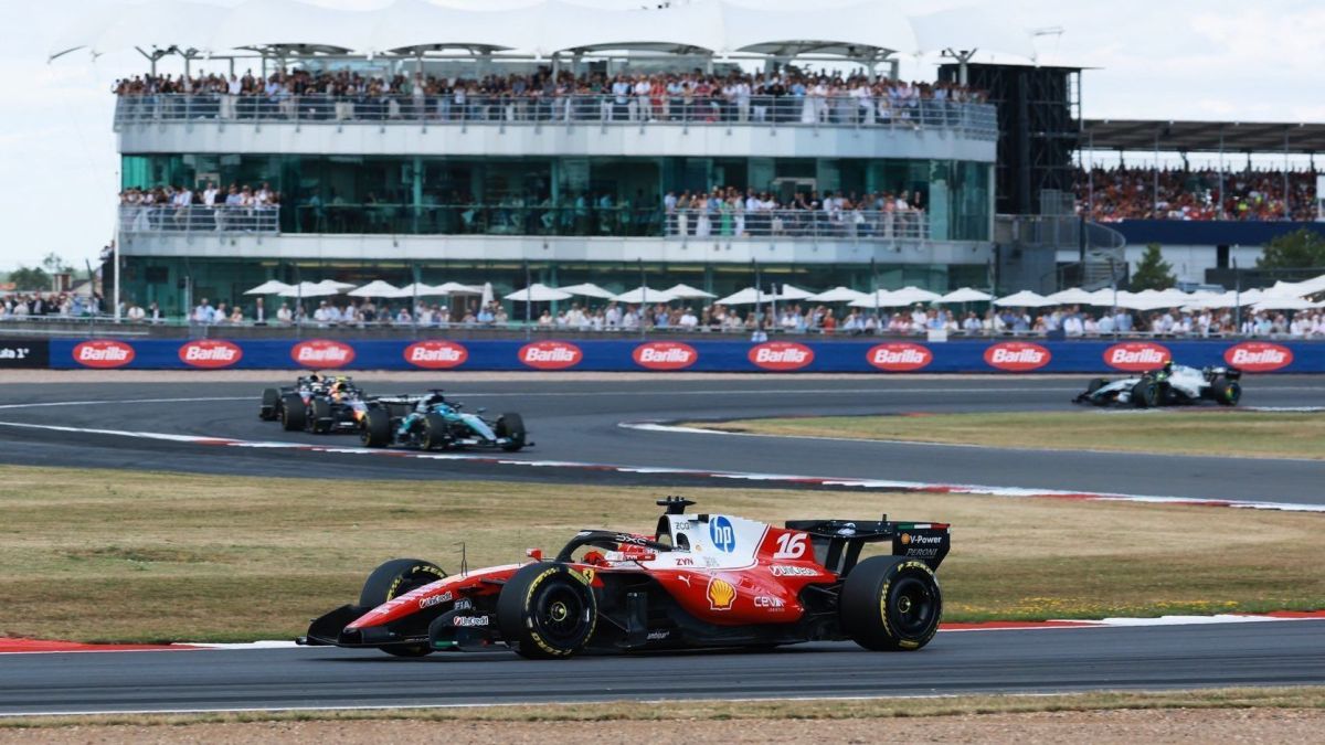 Chefe da Ferrari pisa no freio e descarta euforia por título na F1