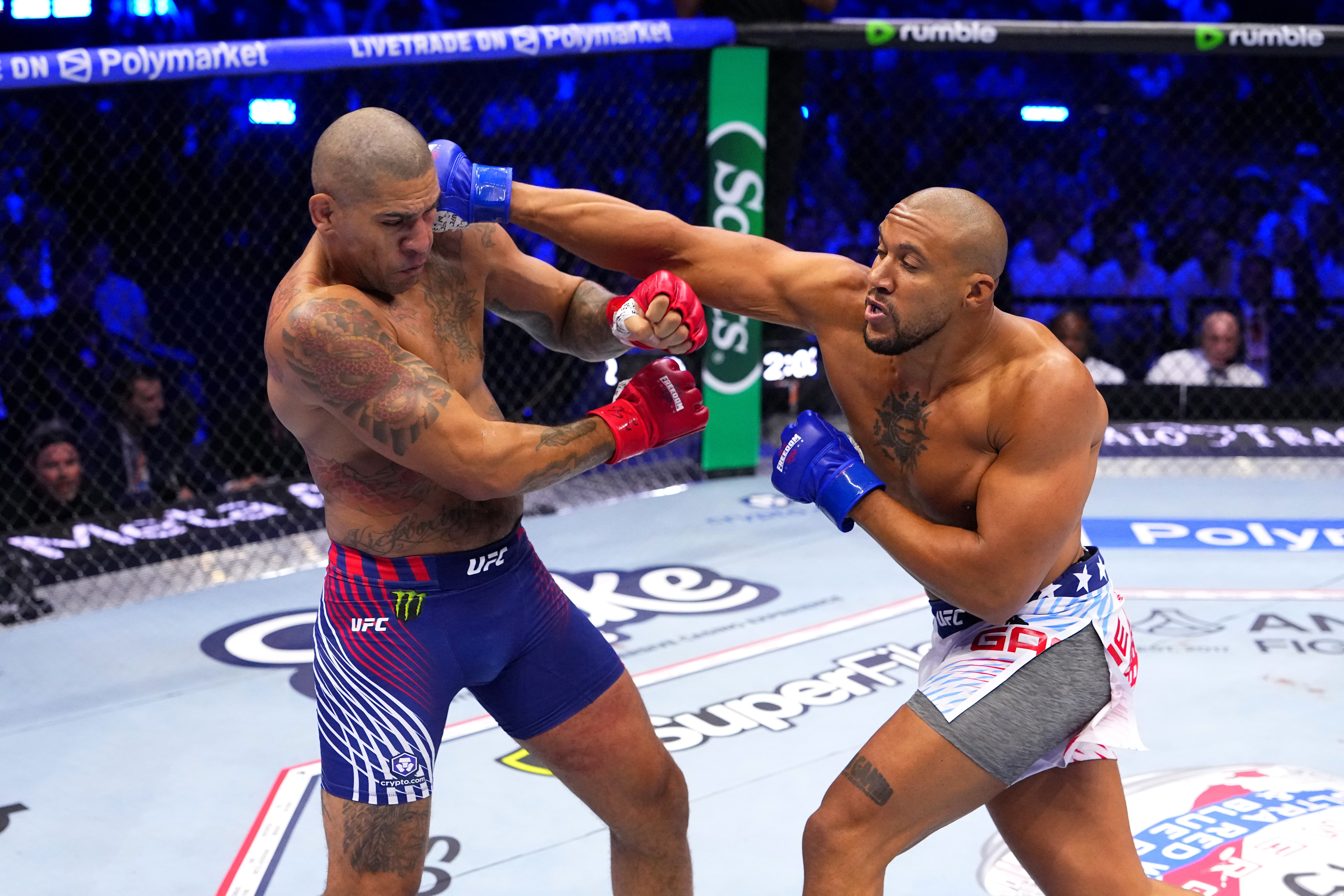 Ciryl Gane nocauteia Poatan e conquista cinturão dos pesados do UFC