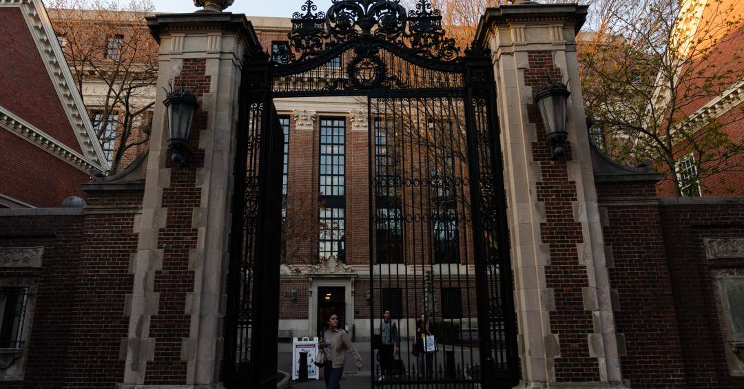 Harvard aprova nova regra e limita concessão de nota máxima a alunos