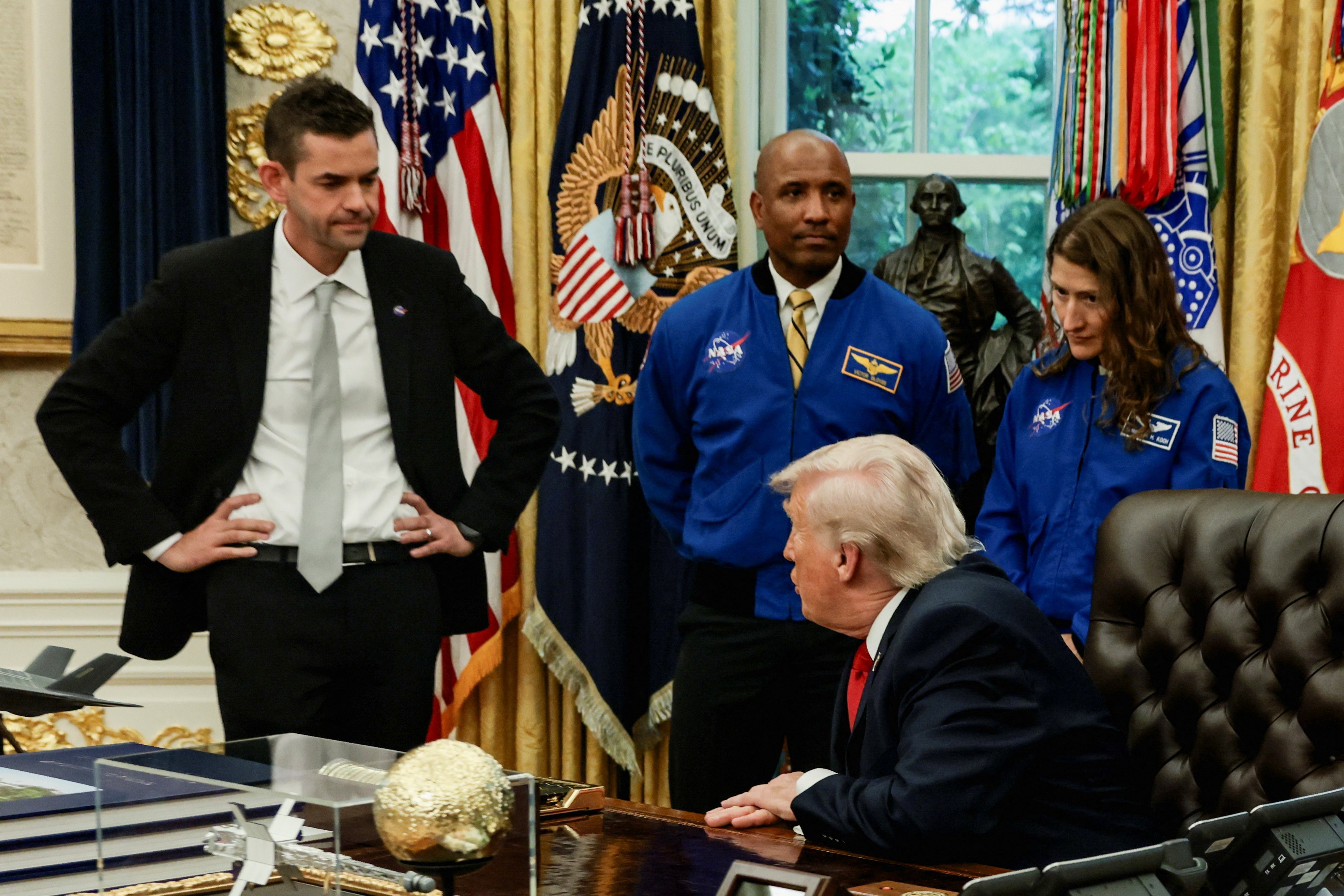 Artemis II: Em evento de US$ 93 bilhões, Trump questiona aparência de chefe da NASA