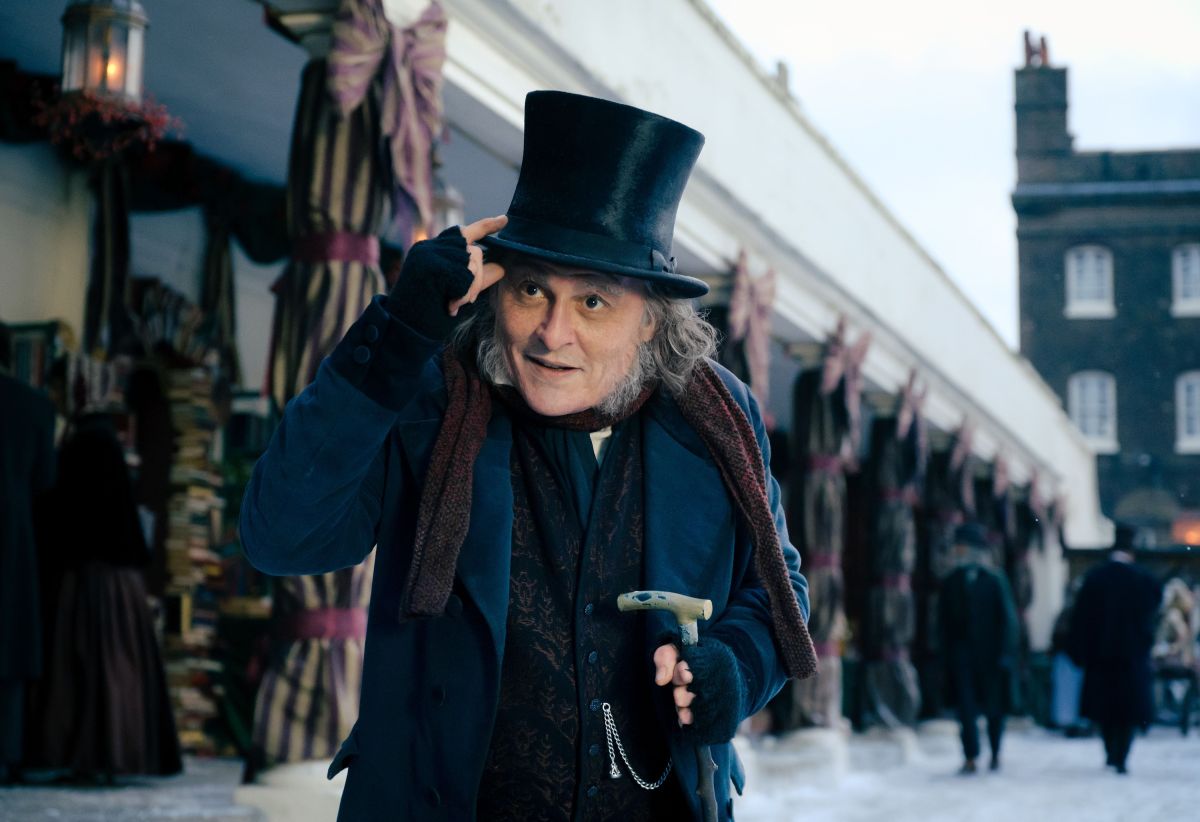 Johnny Depp surge irreconhecível em novo filme de Natal