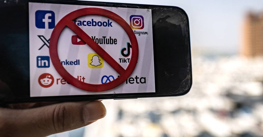 Emirados Árabes proíbem redes sociais para menores de 15 anos