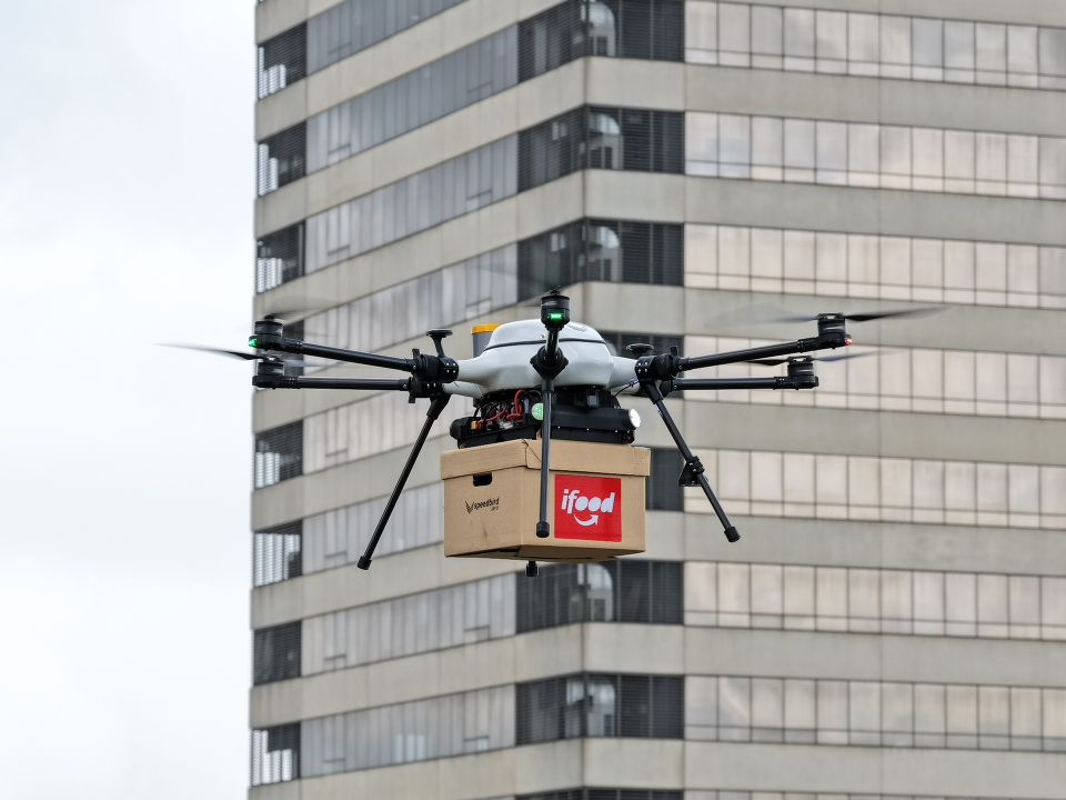 iFood lança serviço de entrega com drones em Barueri