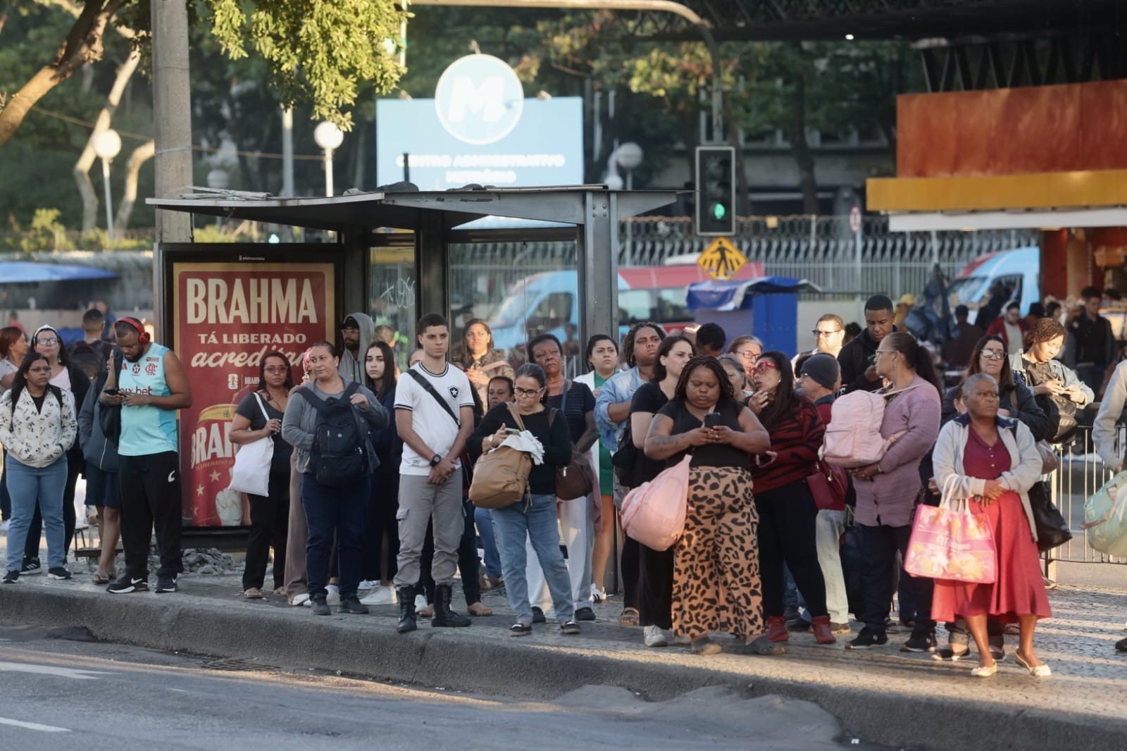 Greve de ônibus no Rio tem baixa adesão à frota mínima e causa transtornos