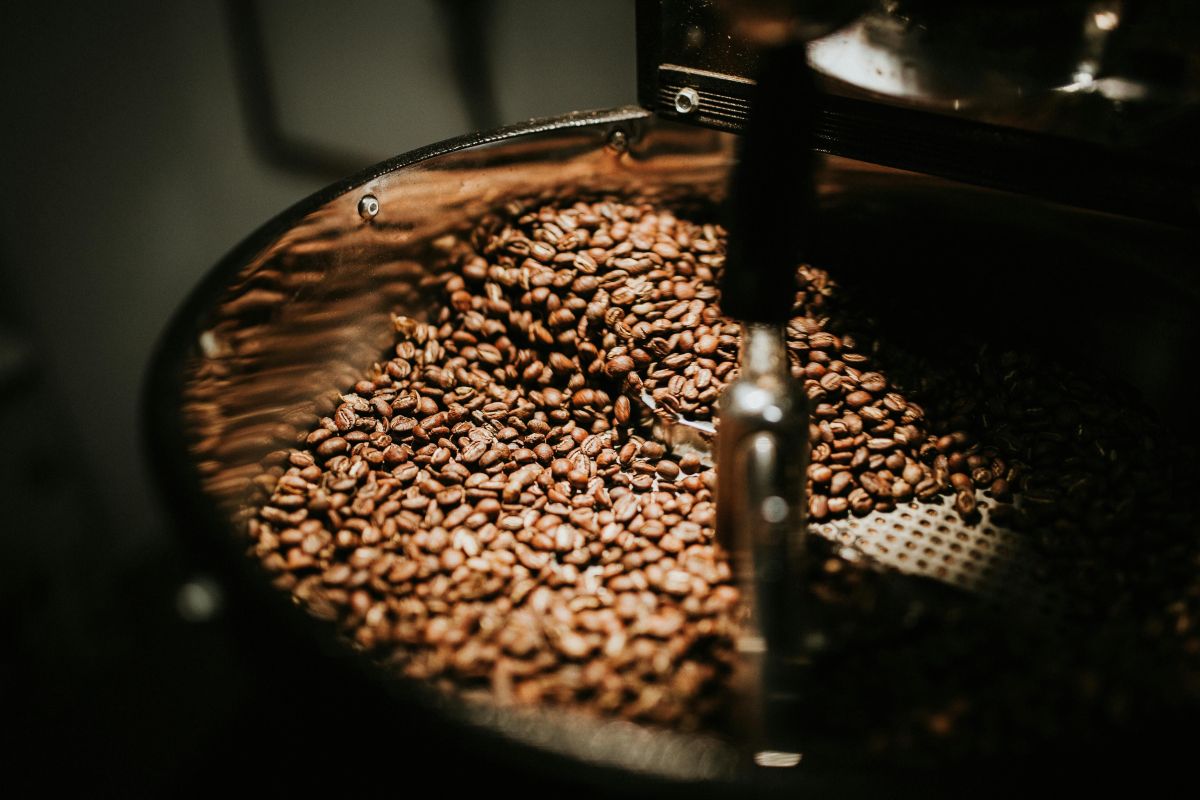 Colheita da safra de café 2026/27 no Brasil chega a 52%, aponta consultoria