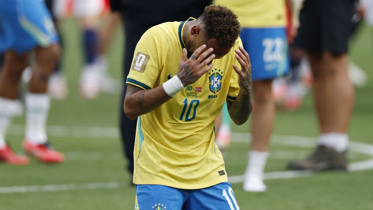 Neymar foi o jogador mais criticado após eliminação do Brasil, aponta estudo