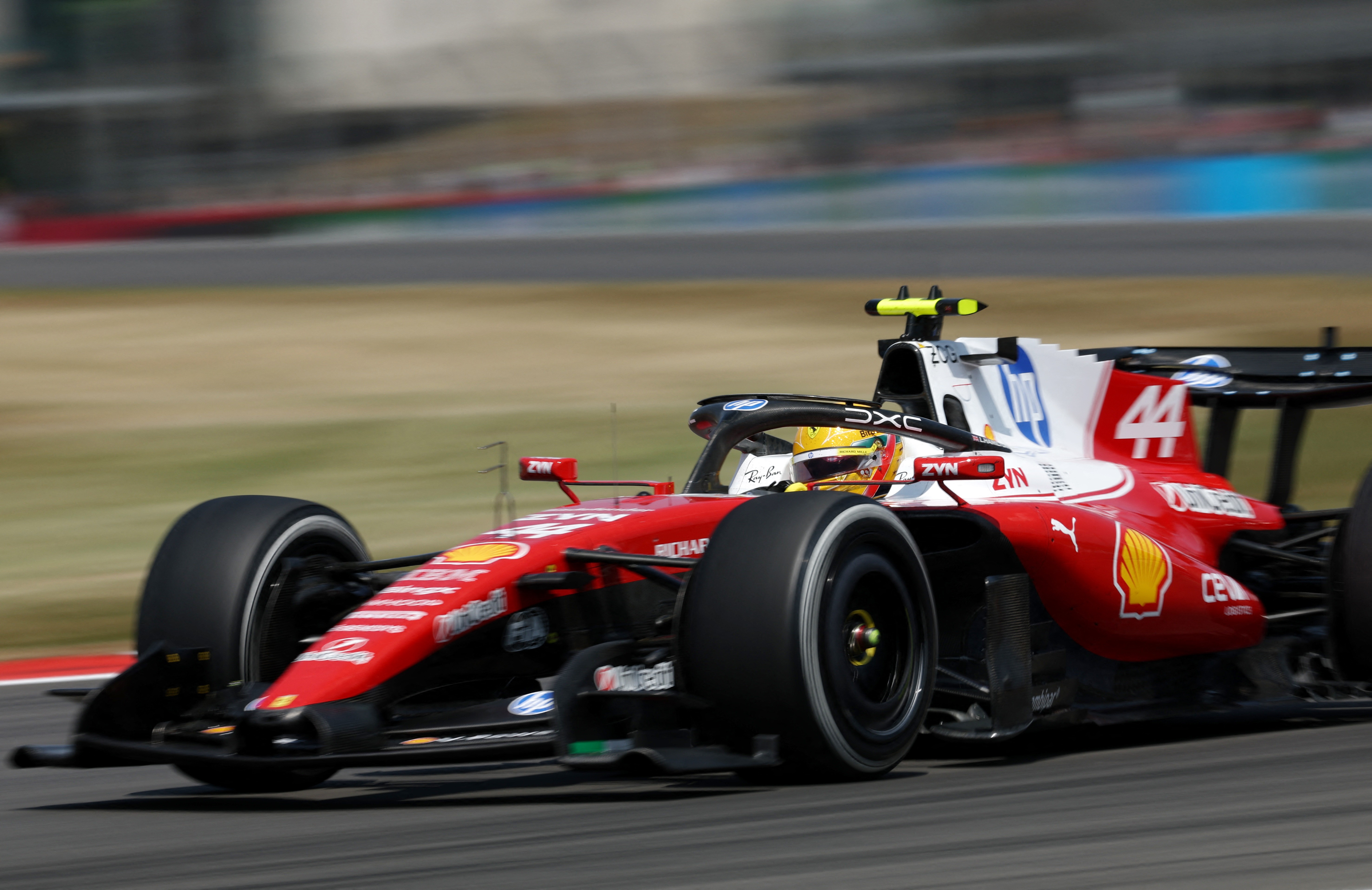 F1: Hamilton lidera primeiro treino em Silverstone; Bortoleto é 12º