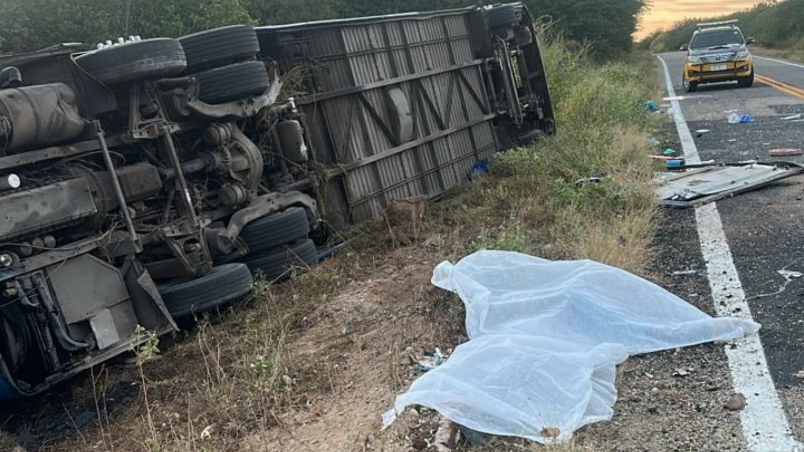 Tragédia no Ceará: Ônibus com time de basquete capota e deixa 7 atletas mortos