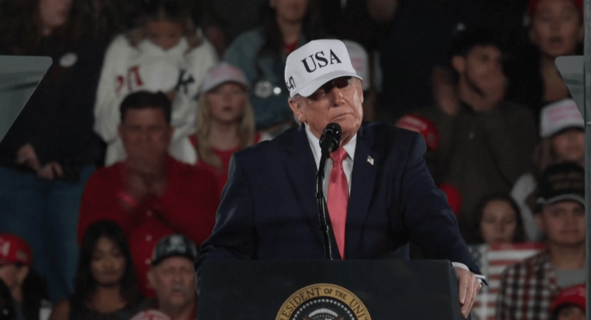 Donald Trump chama Barack Obama de incompetente após críticas em comícios