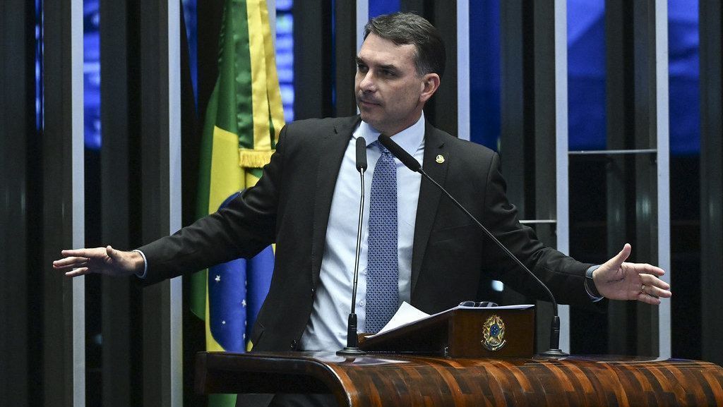 Governo envia observadores a audiência nos EUA sobre tarifas com Flávio Bolsonaro