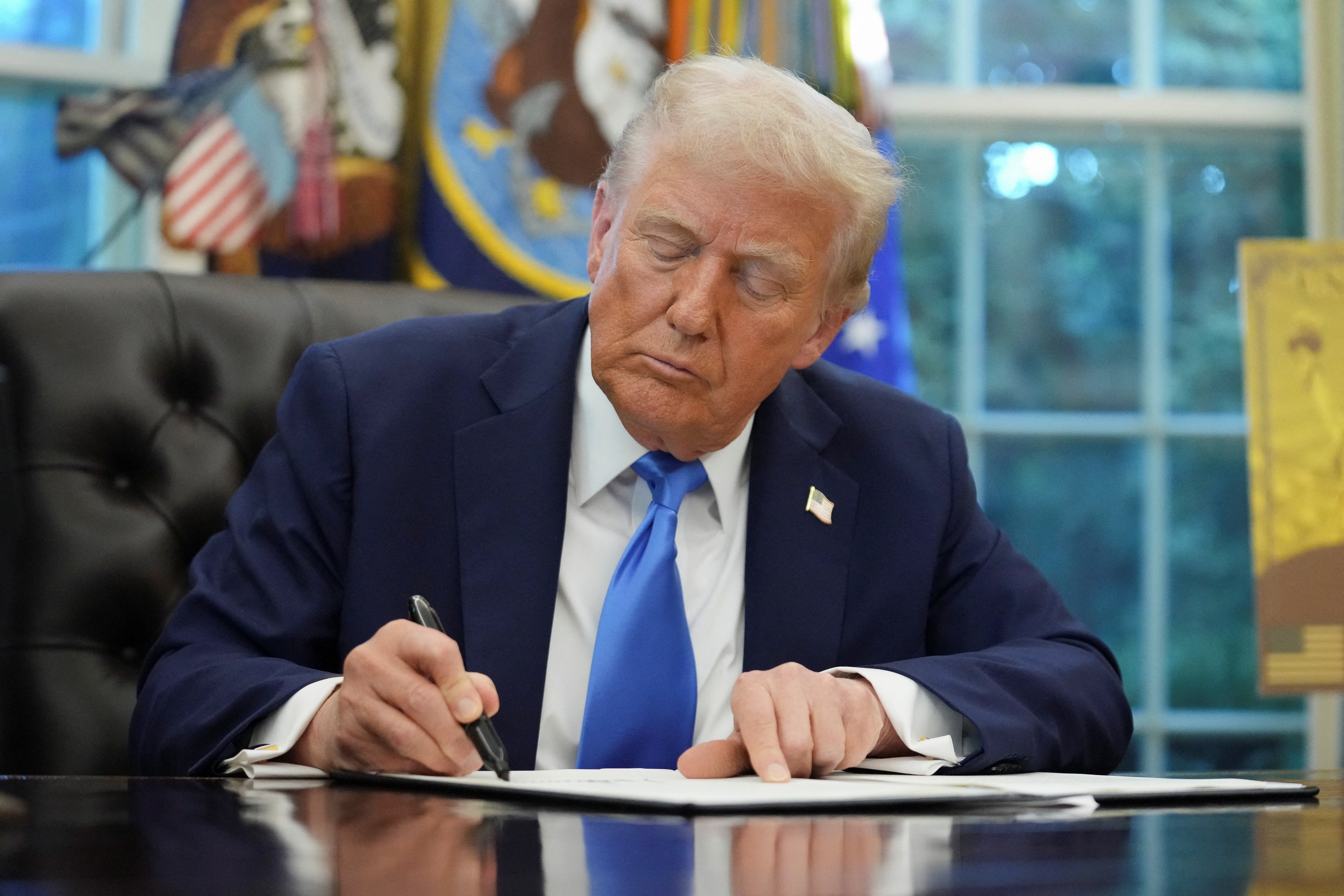 Justiça dos EUA anula taxa de US$ 100 mil para vistos de trabalho criada por Trump