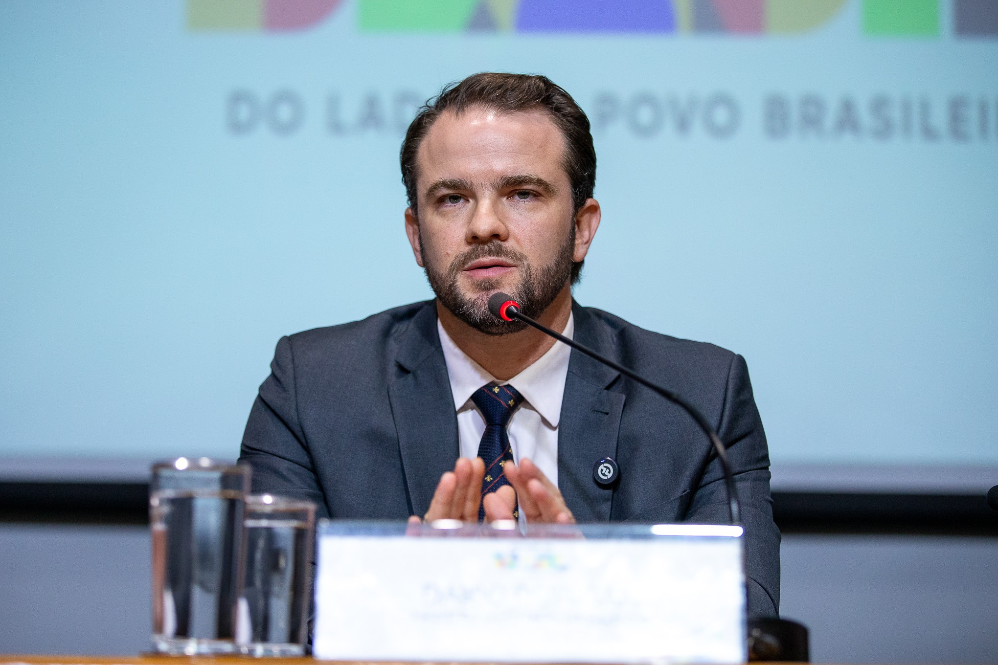 Governo e Alcolumbre negociam pauta de R$ 270 bilhões no Senado