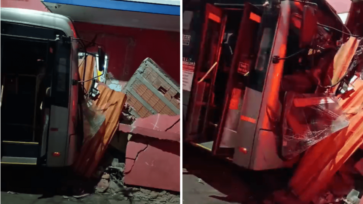 Ônibus furtado colide contra muro de supermercado na Zona Leste de SP