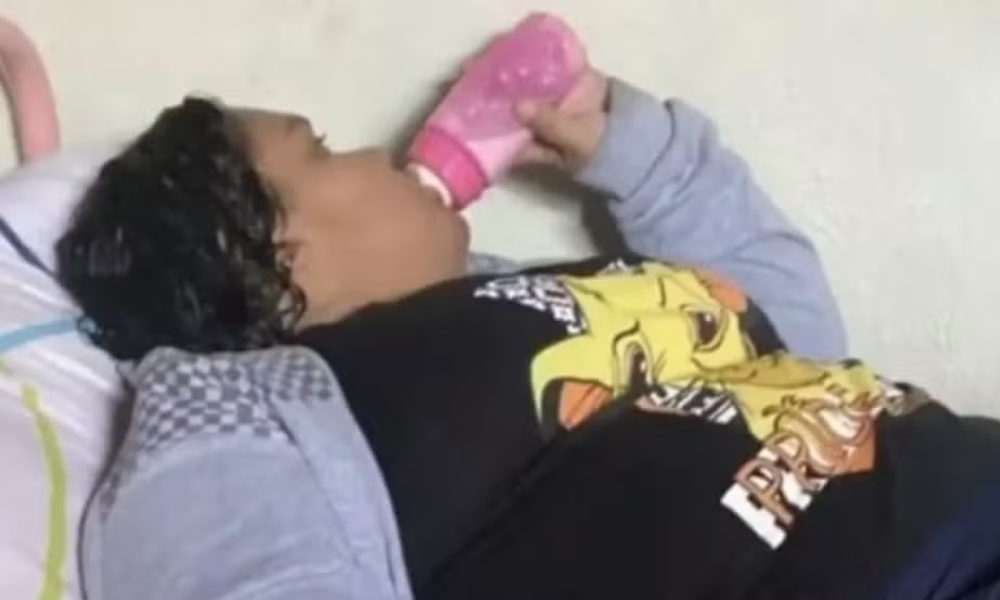 Mulher de 37 anos que fingia ser criança é denunciada por estelionato em SC