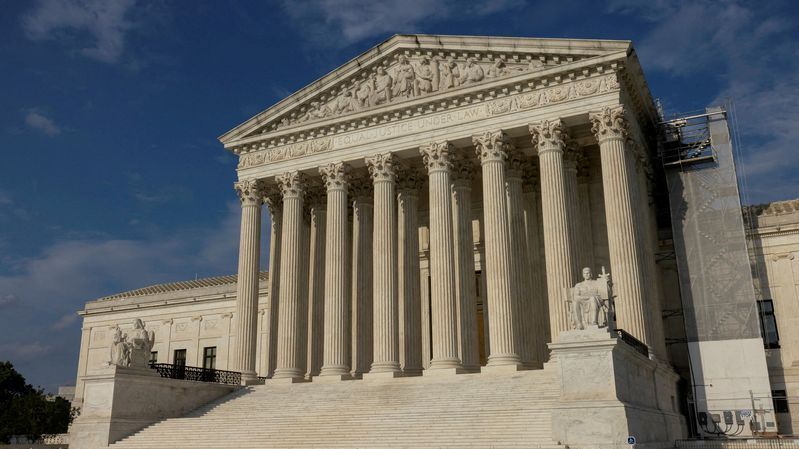 Suprema Corte dos EUA barra plano de Trump sobre cidadania por nascimento