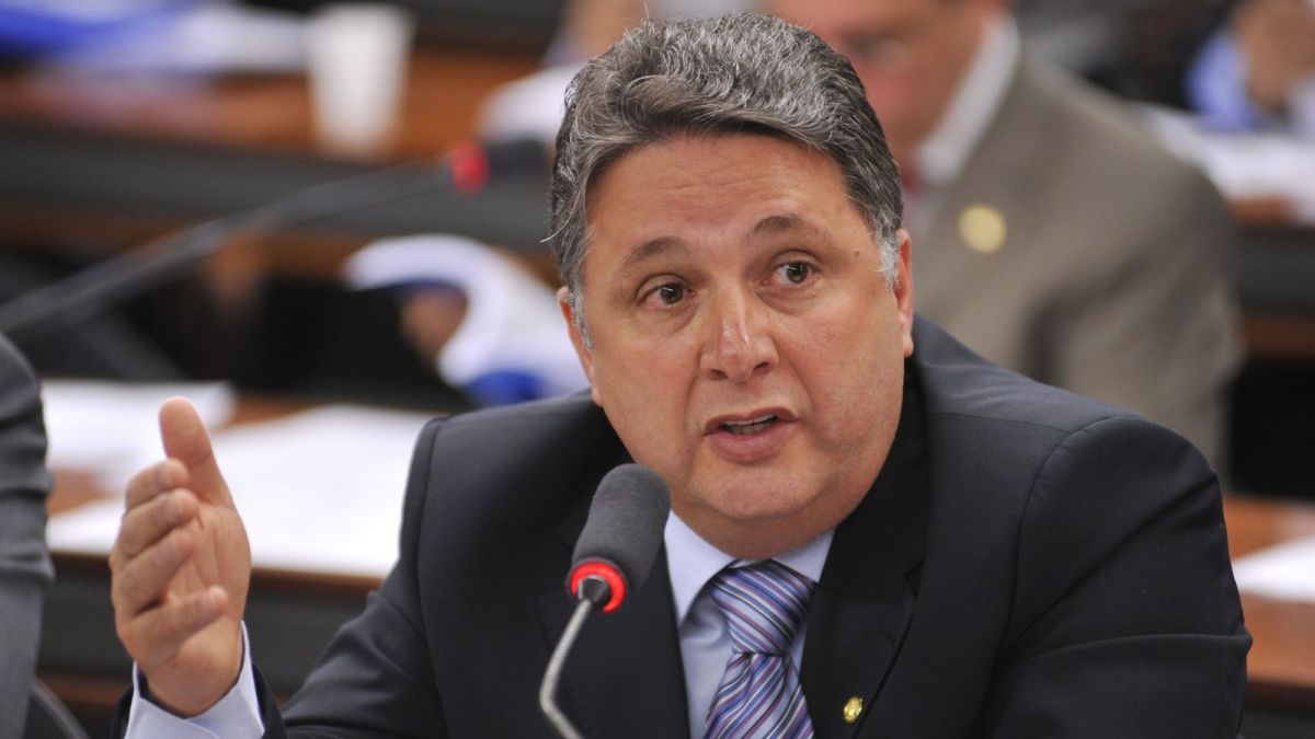 Garotinho registra candidatura ao governo do Rio um dia após decisão judicial