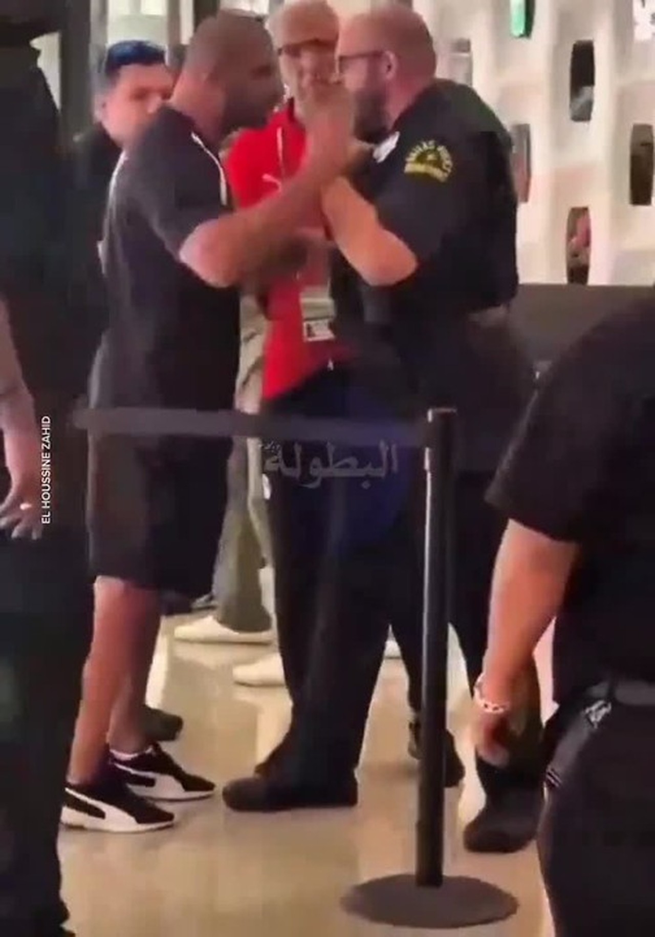Confusão com polícia marca chegada do Egito a Dallas para jogo da Copa
