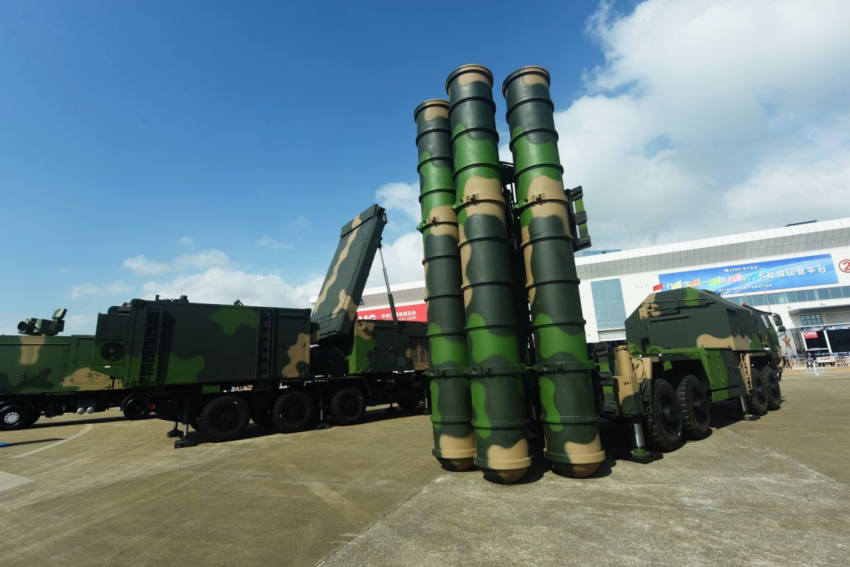 China testa míssil balístico no Pacífico e provoca críticas de vizinhos