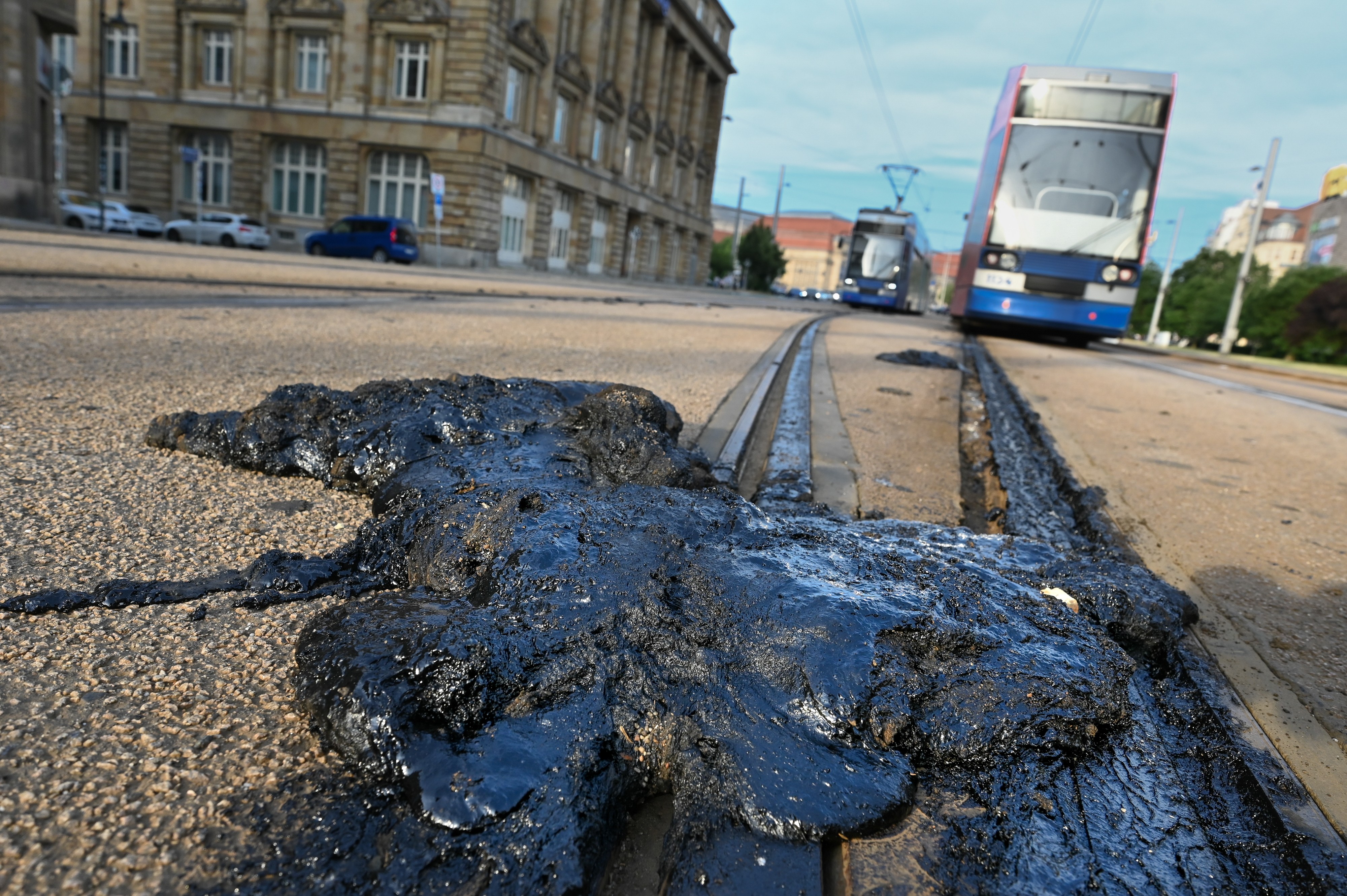 Calor de 40ºC derrete asfalto e paralisa transporte público na Alemanha