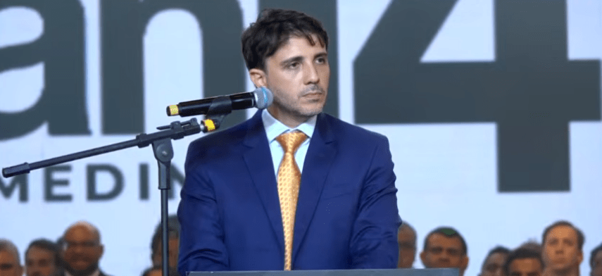 Missão aciona TSE e nega participação em fraude na filiação de Flávio Bolsonaro