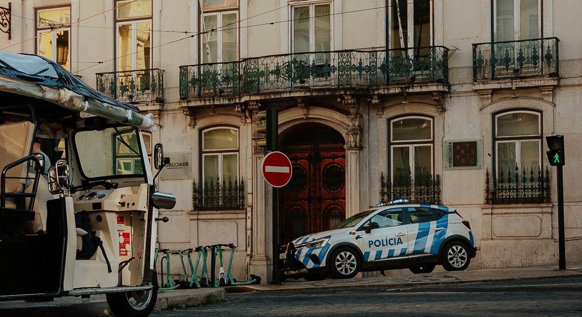 Filho de 15 anos confessa ter matado mãe brasileira em Portugal