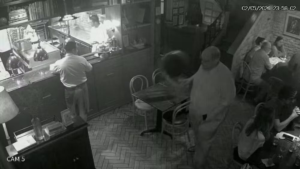 Ed Motta é acusado de hostilizar fã em bar no Rio; caso vai para a polícia