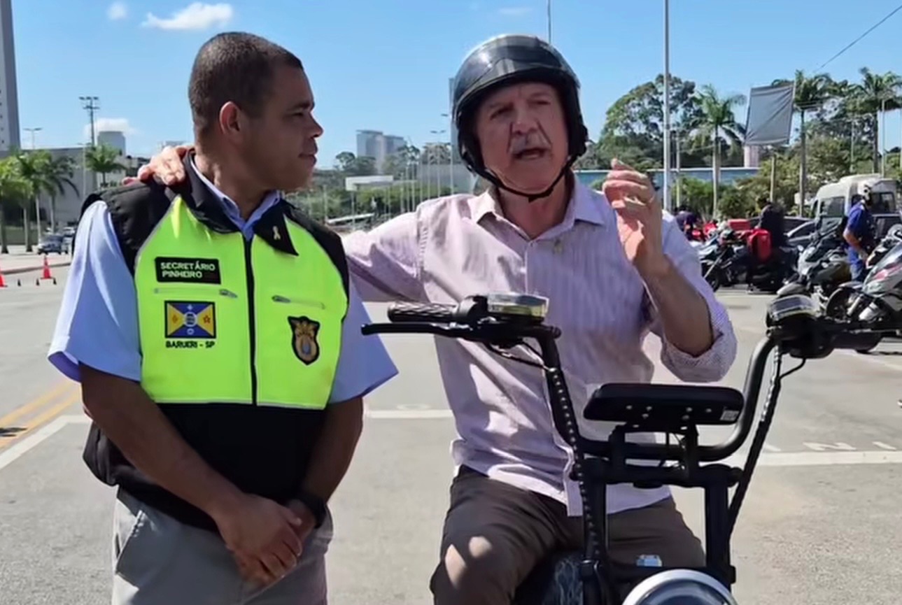 Motociclistas recebem ação educativa de segurança no trânsito em Barueri