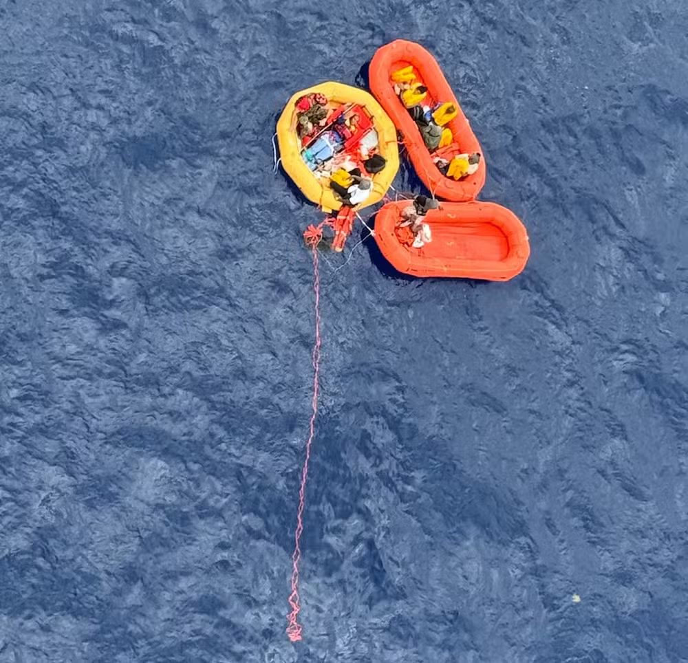Onze pessoas sobrevivem 5 horas no mar após queda de avião na Flórida