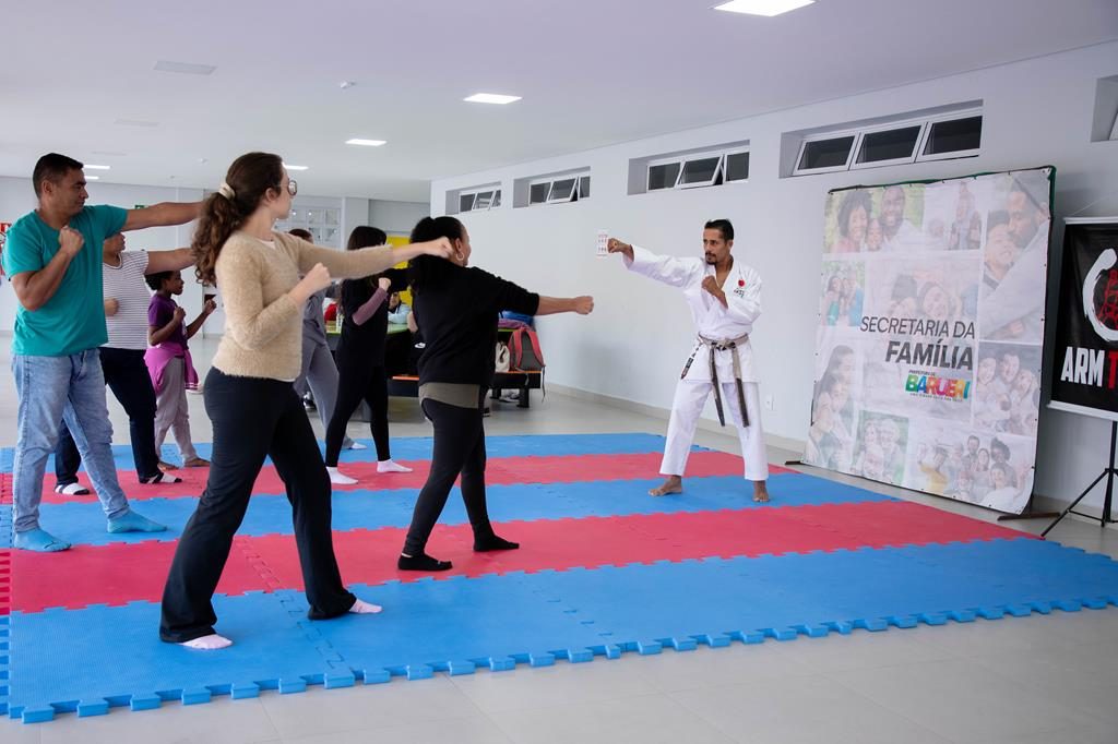 Defesa Pessoal em Barueri: Aula da Sefam ensina que prevenção é a principal arma