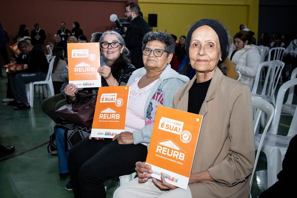 Casa própria: Prefeitura de Barueri entrega 80 escrituras no Jardim Maria Cristina