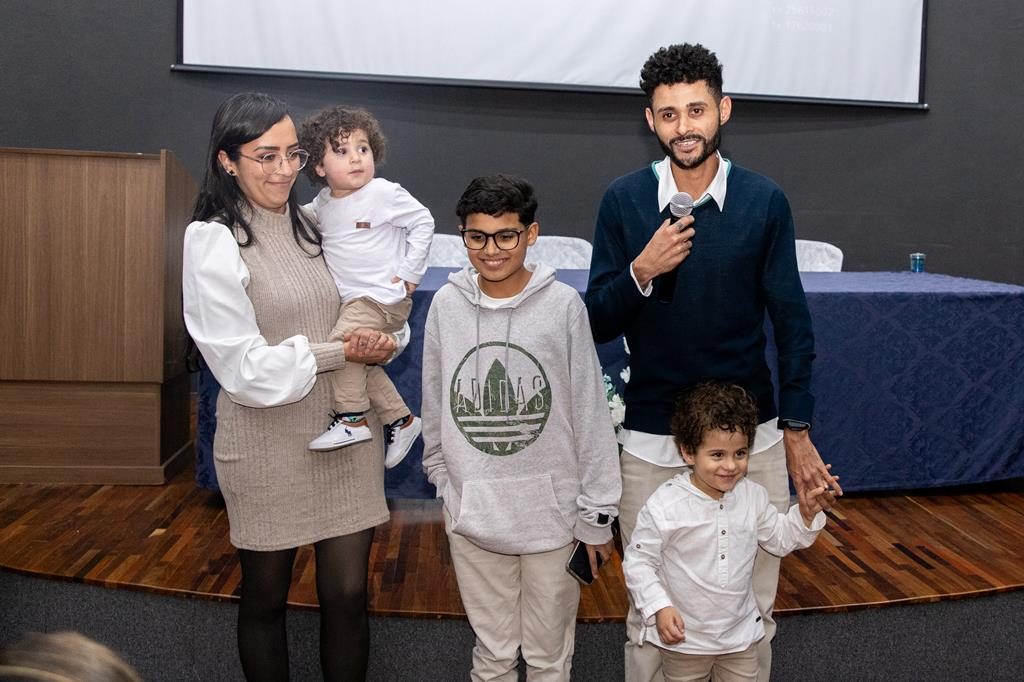Formatura dos programas Famílias Fortes e ACT lota auditório em Barueri