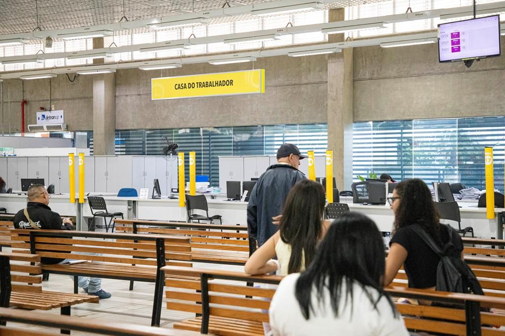 Casa do Trabalhador de Barueri oferece 26 vagas com salários de até R$ 5 mil