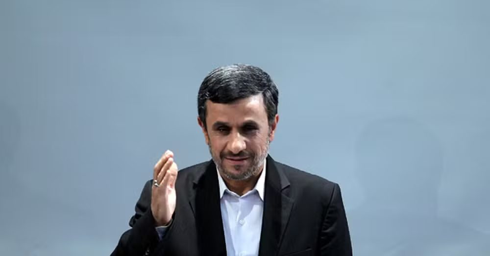 Irã põe ex-presidente Ahmadinejad em prisão domiciliar por suposto plano com Israel, diz jornal