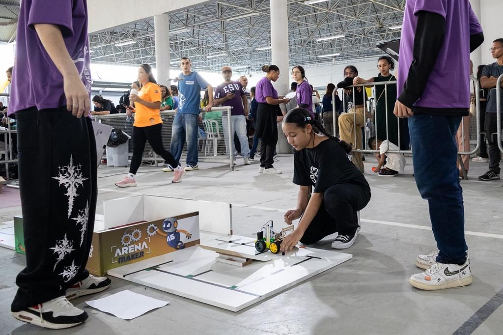 Barueri domina Olimpíada de Robótica e avança para etapa estadual