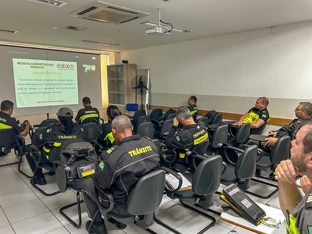 Cinquenta agentes de trânsito de Barueri concluem curso de atualização profissional