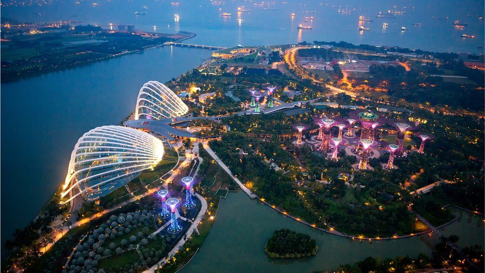 Singapura tem o passaporte mais poderoso do mundo; EUA caem para 10º lugar