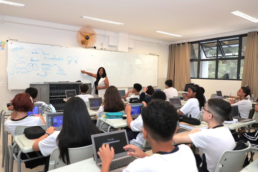 Volta às aulas em Barueri: mais de 62 mil alunos da rede municipal retornam na segunda-feira (27)