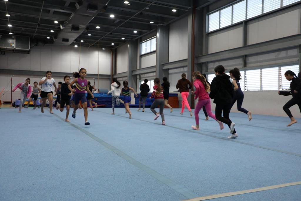 Barueri retoma aulas gratuitas de esportes para 20 mil alunos