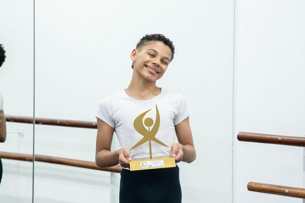 Aluno do Núcleo de Dança de Barueri vence Festival de Joinville