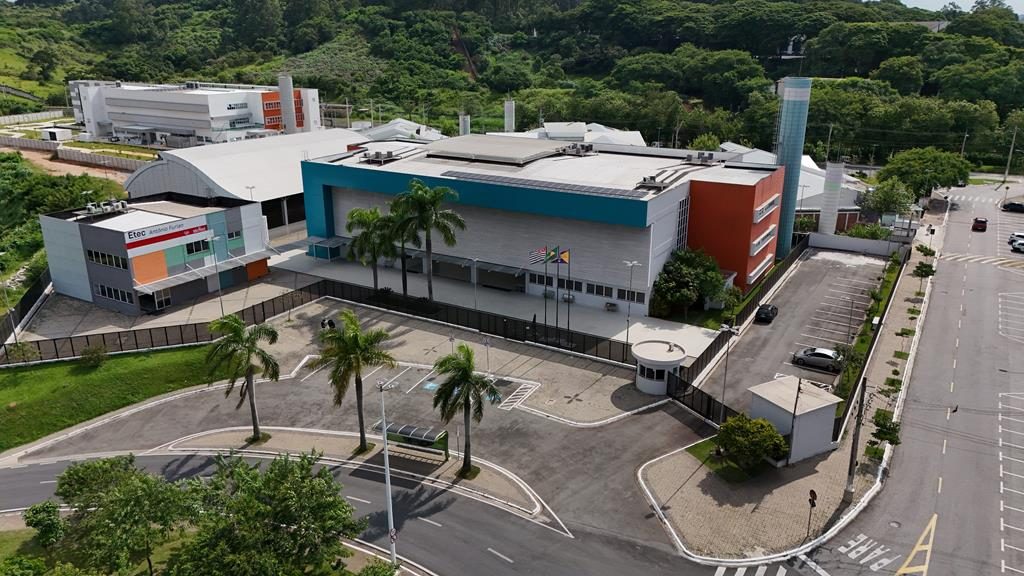 Etec de Barueri abre inscrições para cursos técnicos gratuitos em setembro