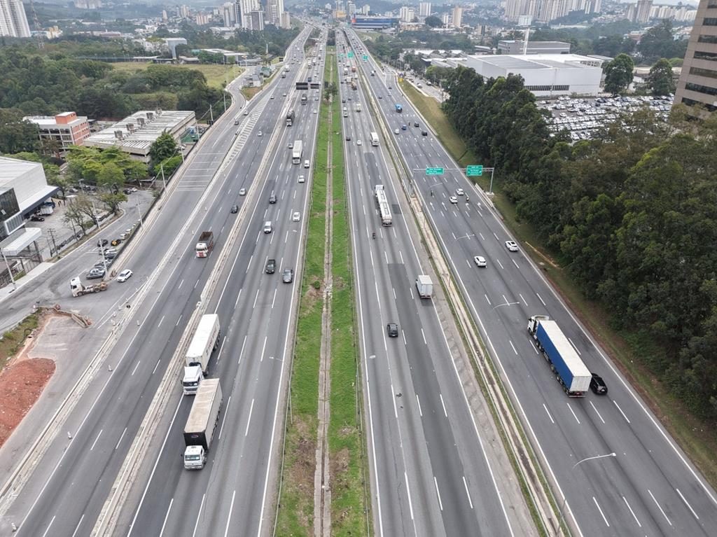 Acesso a Alphaville pela Castello Branco é interditado para obras noturnas