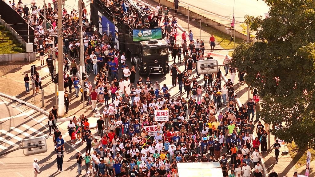Marcha para Jesus reúne milhares de fiéis em Barueri