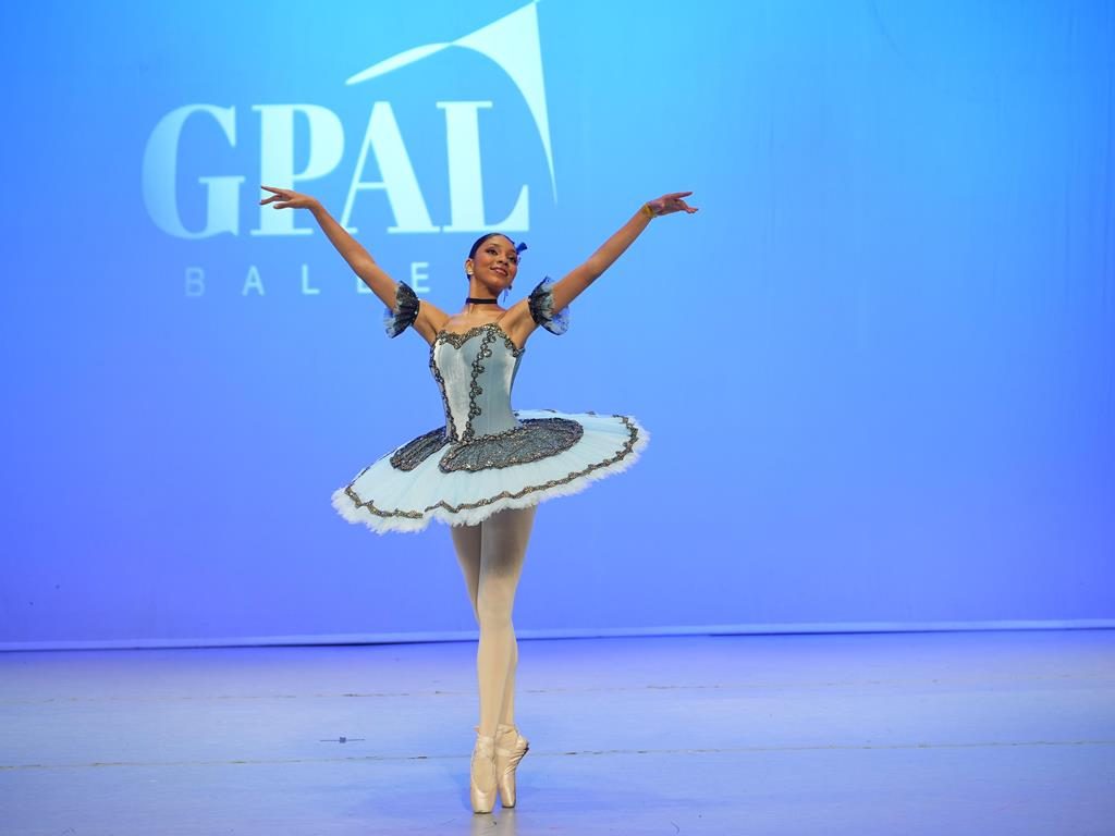 Bailarina de Barueri de 15 anos é premiada em festival na Argentina e ganha bolsa na Espanha