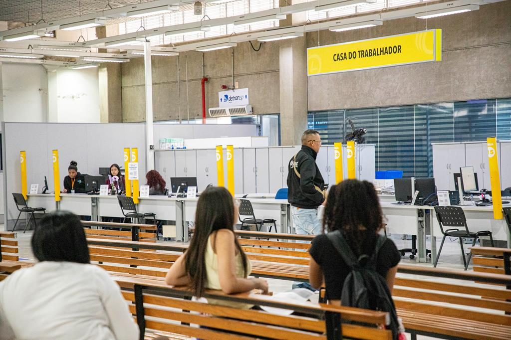 Casa do Trabalhador de Barueri oferece 43 vagas de emprego com salários de até R$ 3,7 mil