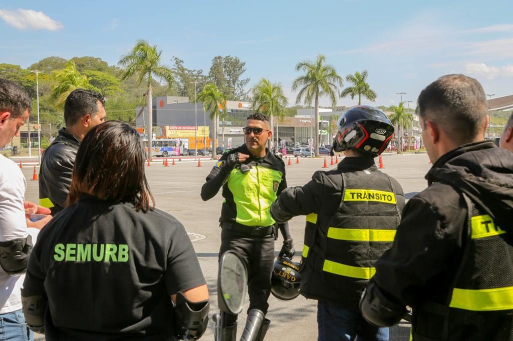 Secretaria de Mobilidade Urbana de Barueri forma 14 novos agentes de trânsito